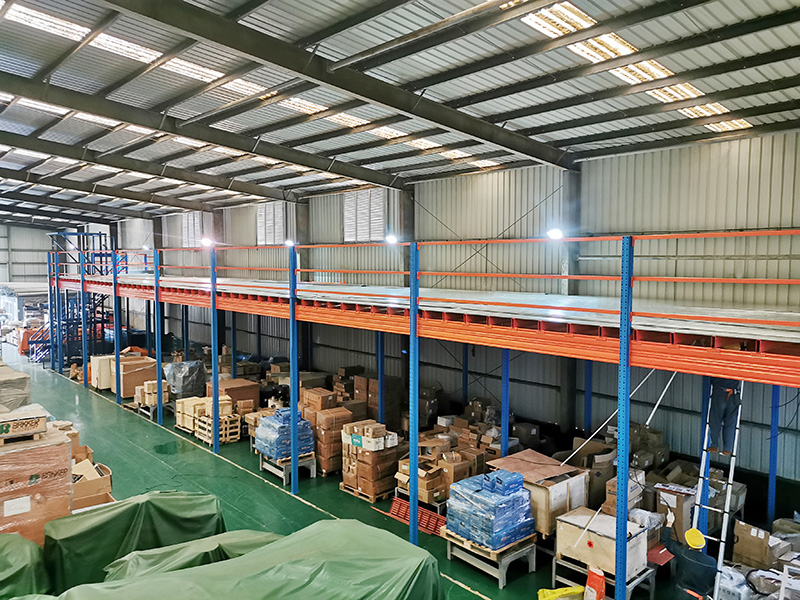 千萬別選這款閣樓貨架，我怕你用了就離不開，竟讓倉庫提升多2倍的儲物空間。